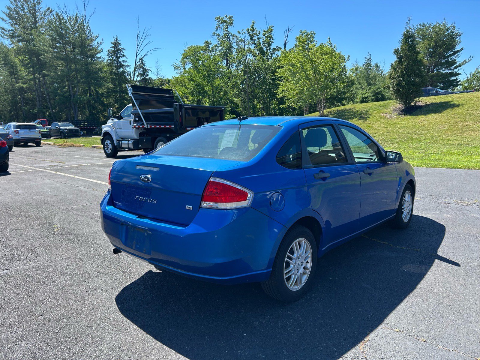 Used 2010 Ford Focus SE FWD image 5