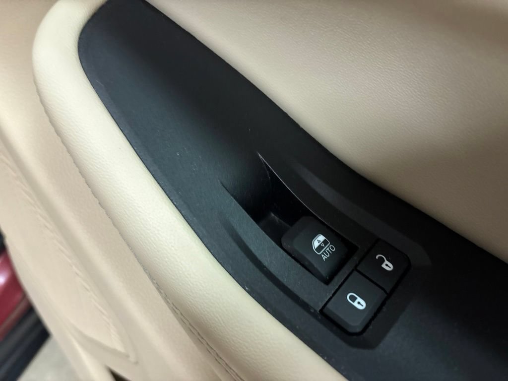 Used 2023 Jeep Grand Cherokee L Limited AWD/4WD image 38