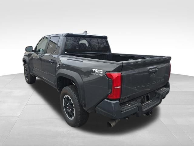 Used 2025 Toyota Tacoma TRD Off-Road image 4