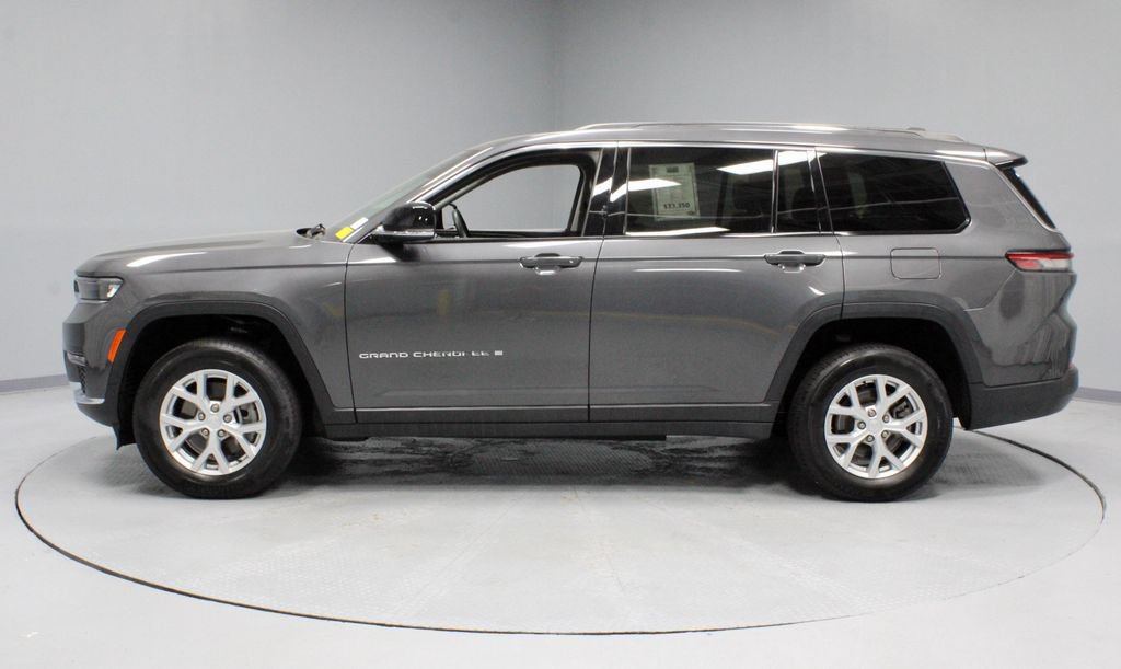 Used 2023 Jeep Grand Cherokee L Limited w/ Trailer Tow Group (B) AWD/4WD image 10