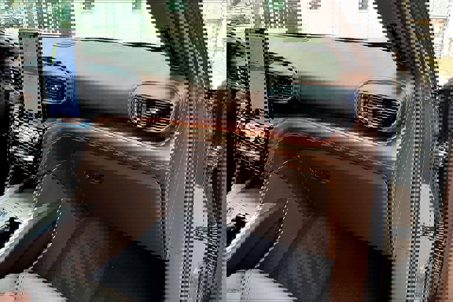 Used 2022 Ford Explorer King Ranch w/ Class IV Trailer Tow Package AWD/4WD image 17