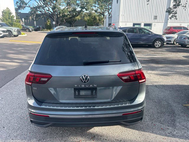 Used 2022 Volkswagen Tiguan SE w/ Panoramic Sunroof Package FWD image 19