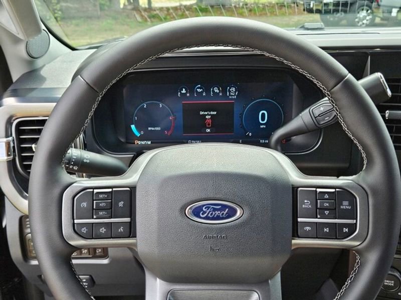 New 2025 Ford F250 Lariat w/ Chrome Package image 25
