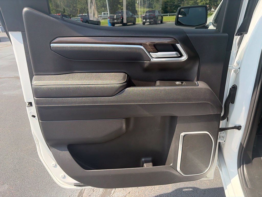 Used 2026 Chevrolet Silverado 1500 LT AWD/4WD image 32