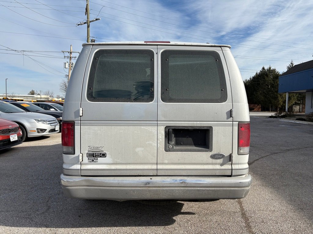 Used 2002 Ford E-150 and Econoline 150 image 5