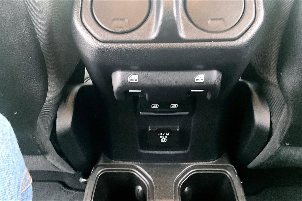 Used 2025 Jeep Wrangler Unlimited Rubicon AWD/4WD image 33