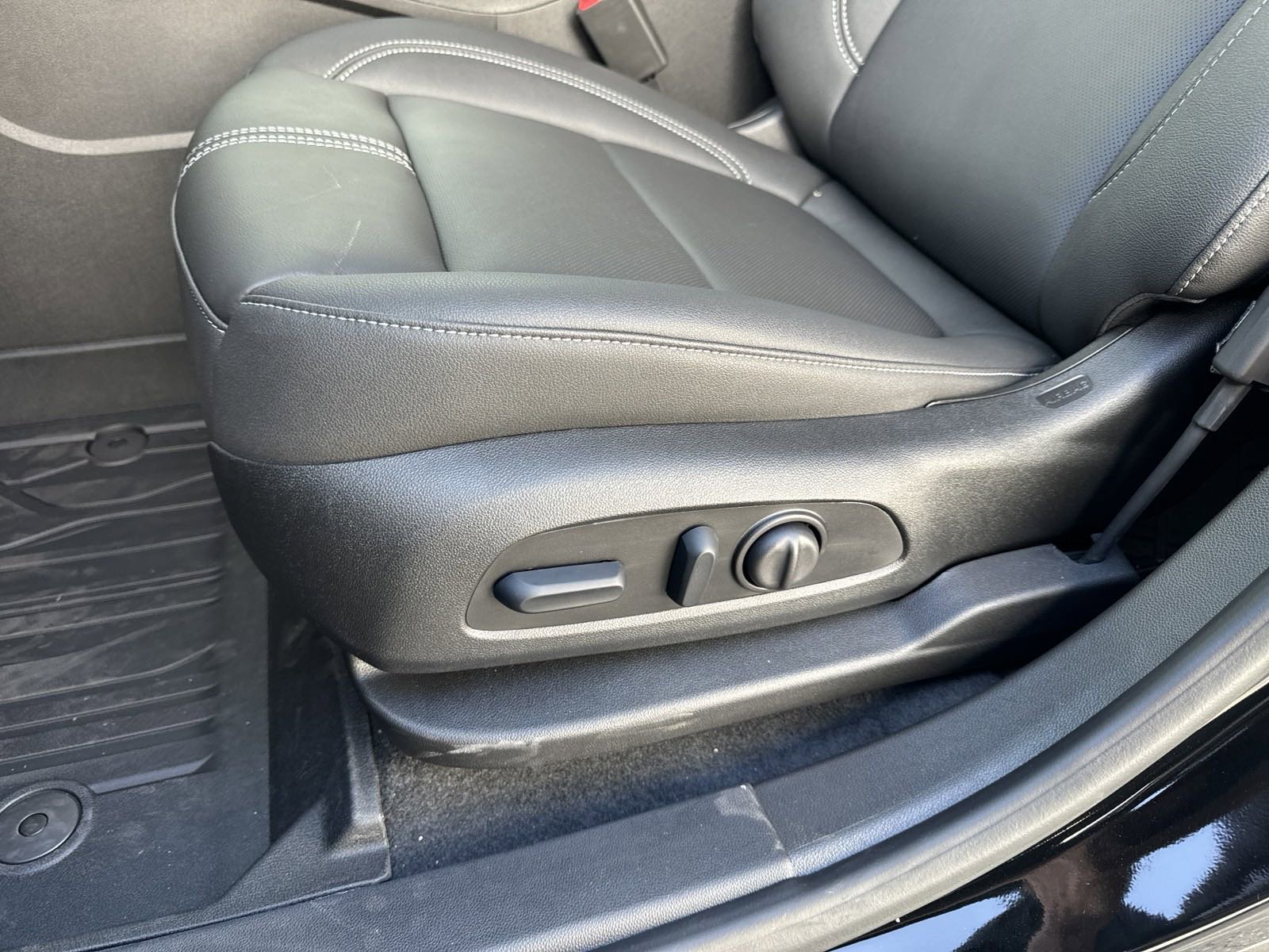 New 2025 Chevrolet Blazer LT w/ Sound & Technology Package image 14