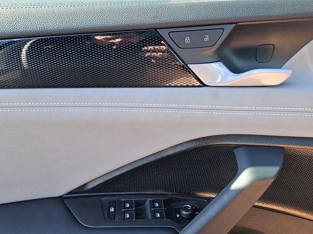 New 2026 Volkswagen Tiguan SE R-Line FWD image 28
