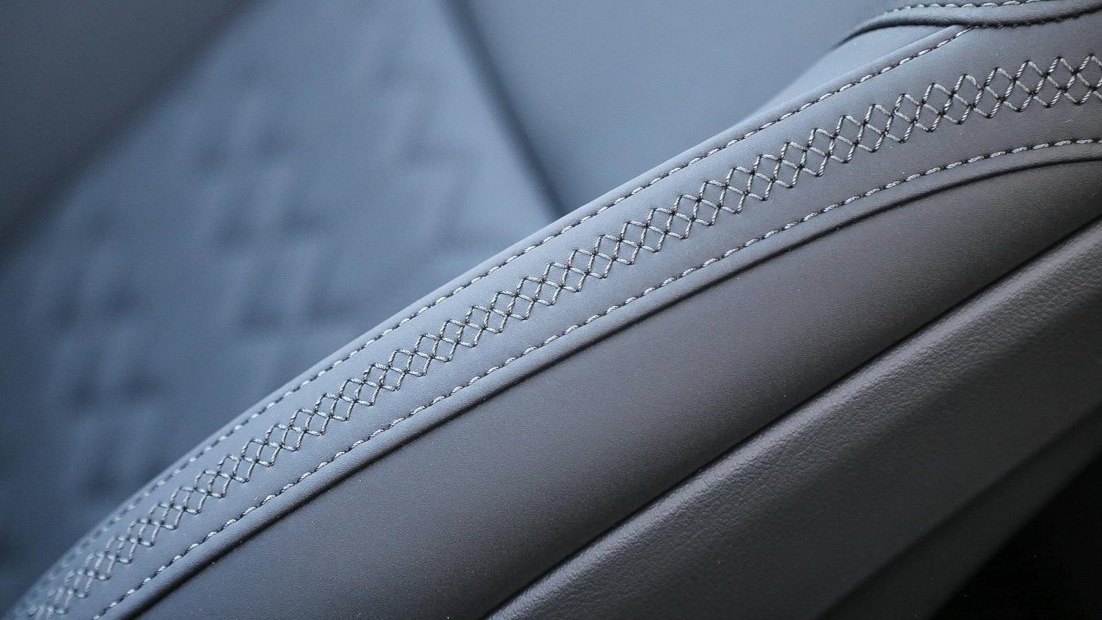 Used 2025 Volvo XC90 B6 Plus w/ Protection Package Premier AWD/4WD image 27