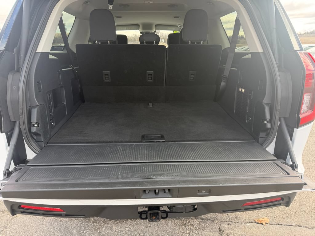 Used 2025 Ford Expedition Max Active AWD/4WD image 11