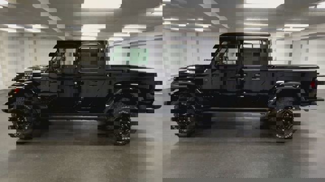 Used 2022 Jeep Gladiator Sport image 5