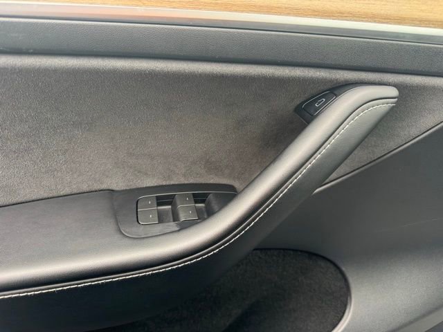 Used 2023 Tesla Model Y Long Range image 14