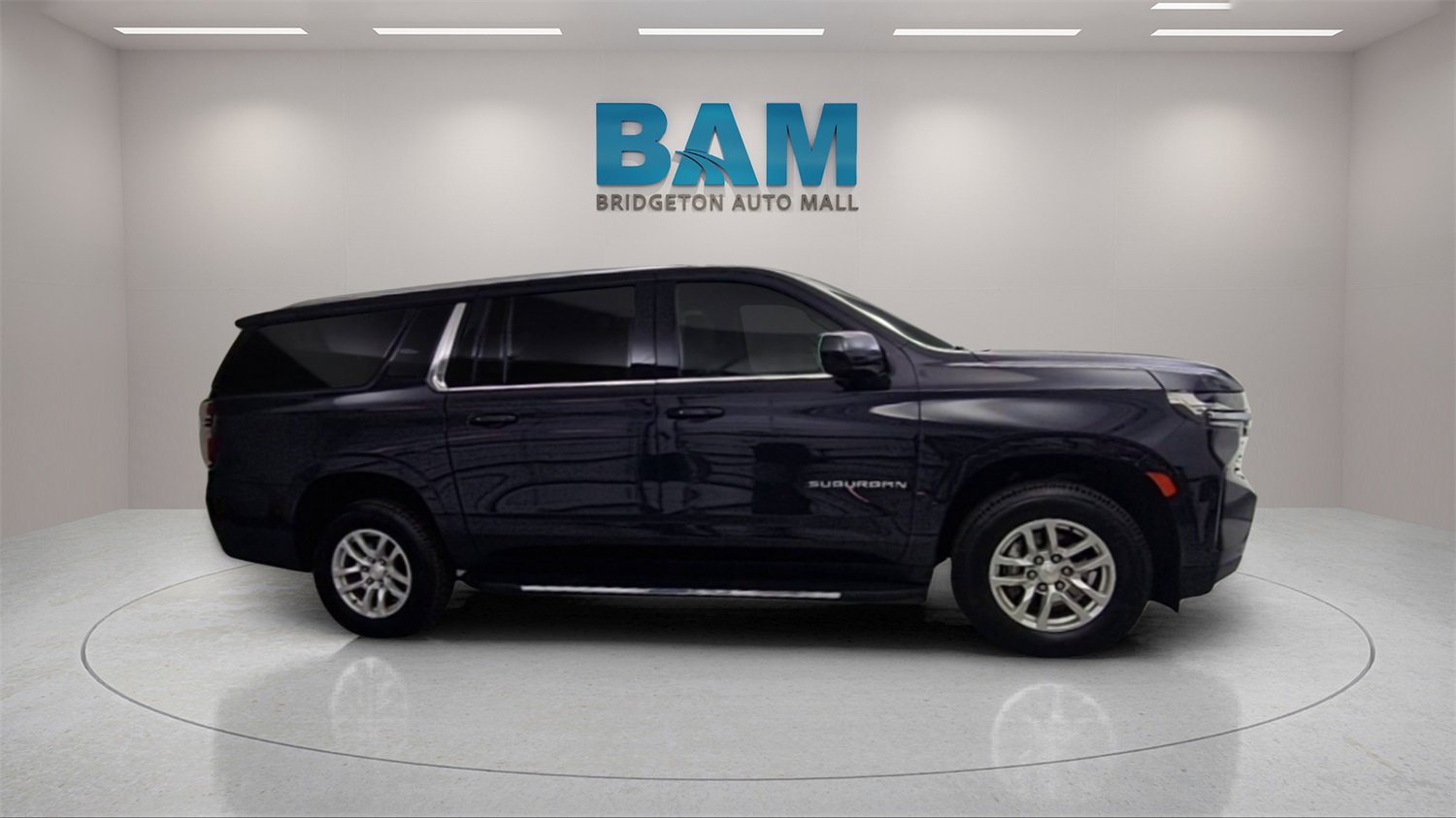 Used 2023 Chevrolet Suburban LT image 8
