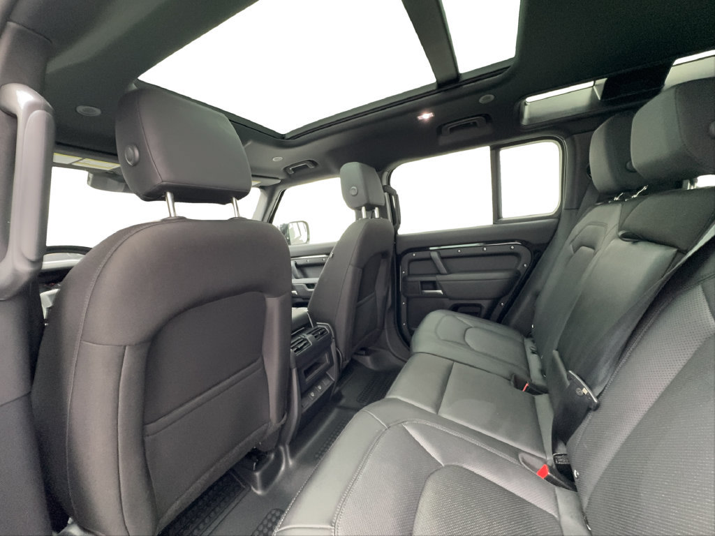Used 2025 Land Rover Defender 110 S AWD/4WD image 27