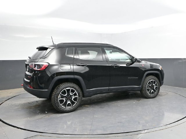 New 2026 Jeep Compass Trailhawk AWD/4WD image 2