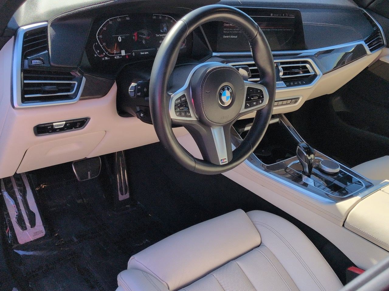 Used 2022 BMW X5 sDrive40i w/ M Sport Package image 9