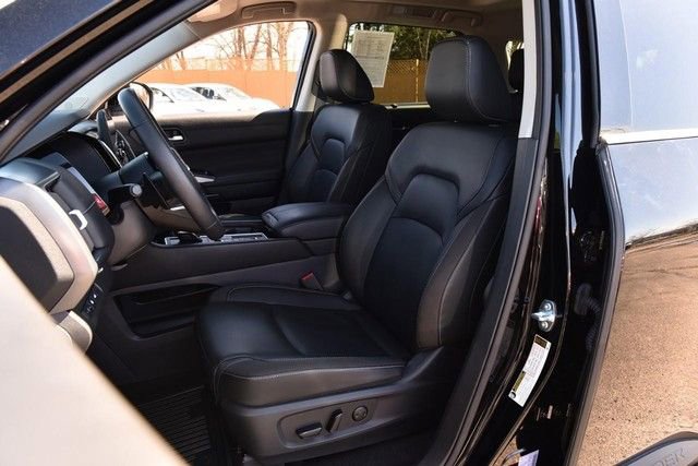 Certified 2025 Nissan Pathfinder SL w/ SL Premium Package image 23