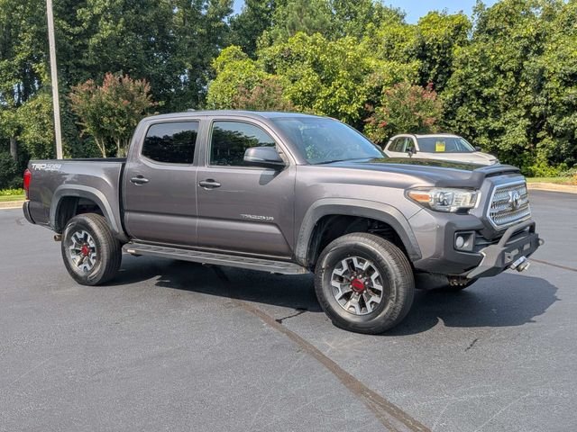 Used 2016 Toyota Tacoma TRD Off-Road w/ Premium & Technology Package AWD/4WD image 2