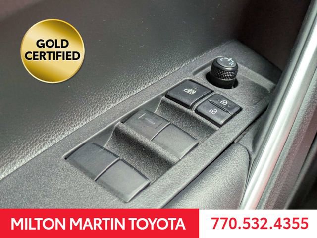 Used 2024 Toyota Corolla Cross SE image 23