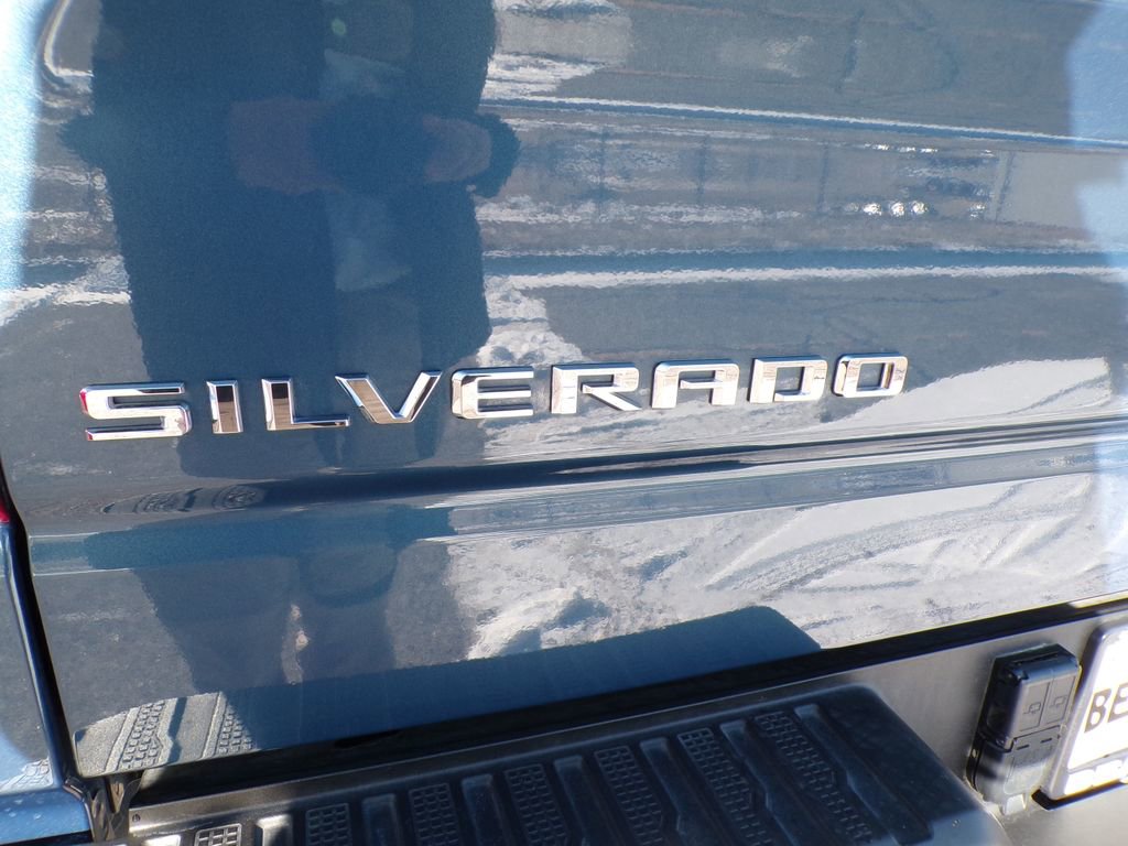 Used 2024 Chevrolet Silverado 1500 LT w/ Safety Package AWD/4WD image 6