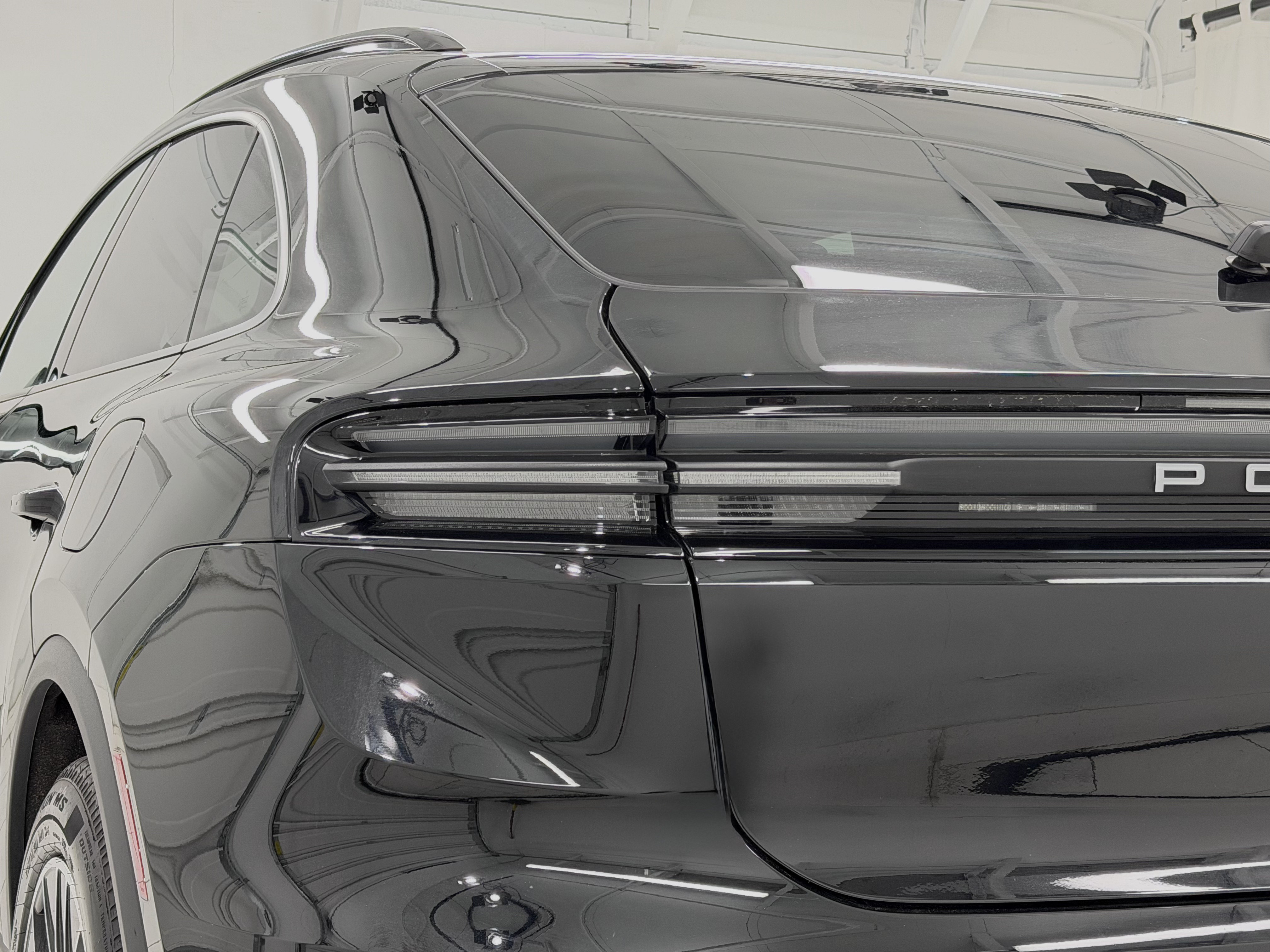Certified 2025 Porsche Macan Electric RWD image 18