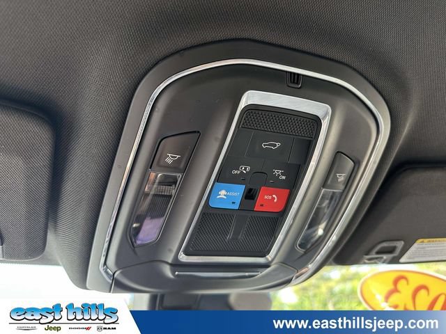 Used 2023 Jeep Grand Cherokee Limited AWD/4WD image 40