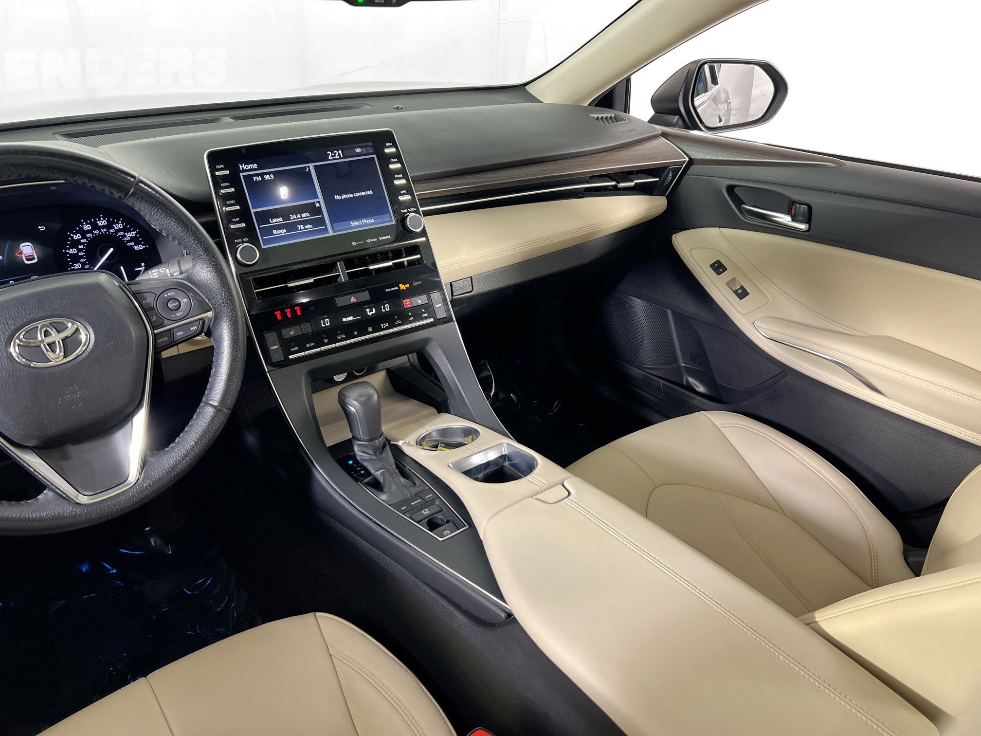 Used 2019 Toyota Avalon XLE image 23