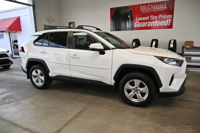 Used 2021 Toyota RAV4 XLE w/ Convenience Package AWD/4WD image 4