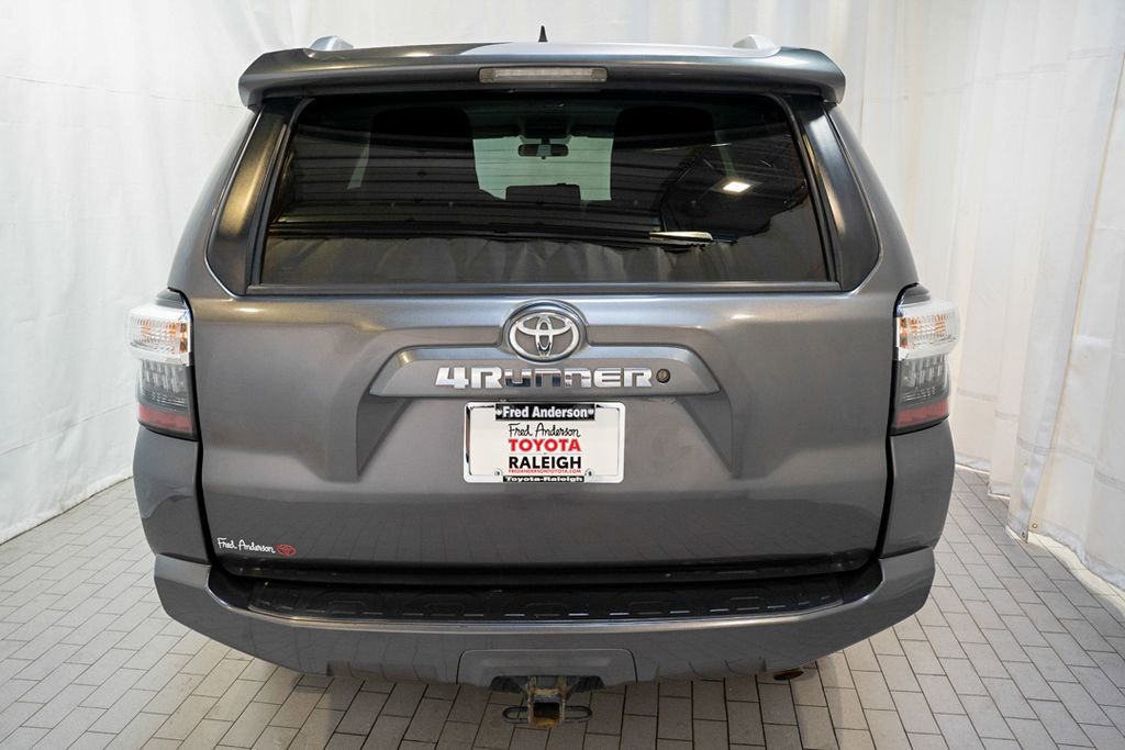 Used 2015 Toyota 4Runner SR5 image 4