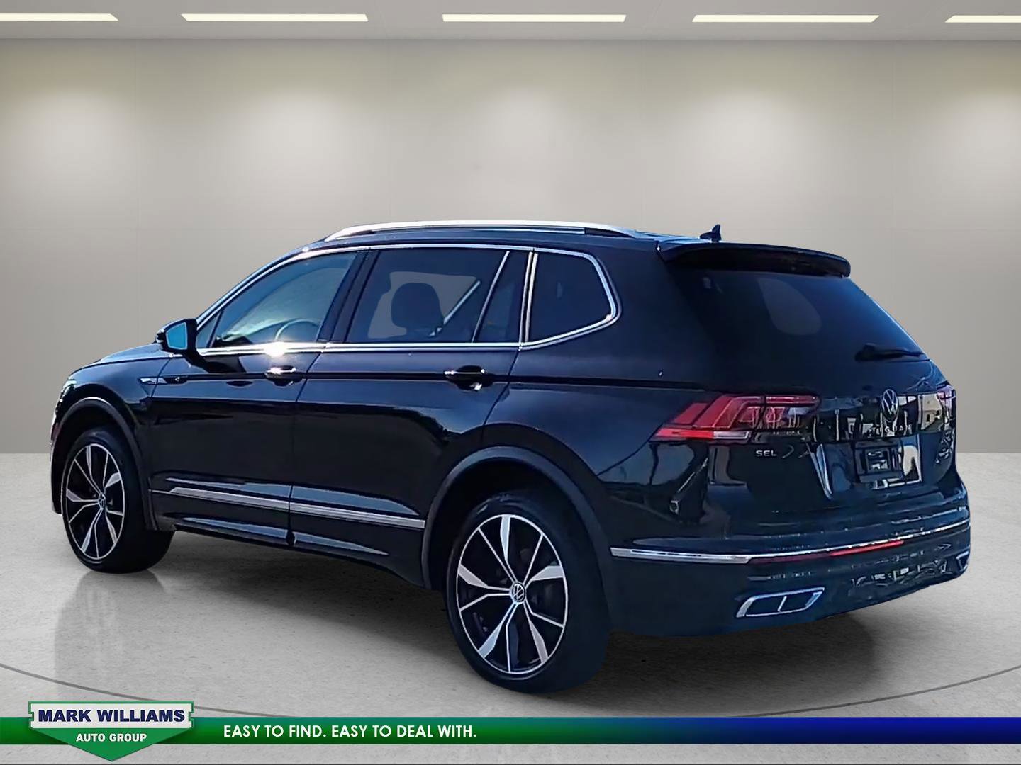 Used 2024 Volkswagen Tiguan SEL R-Line image 6