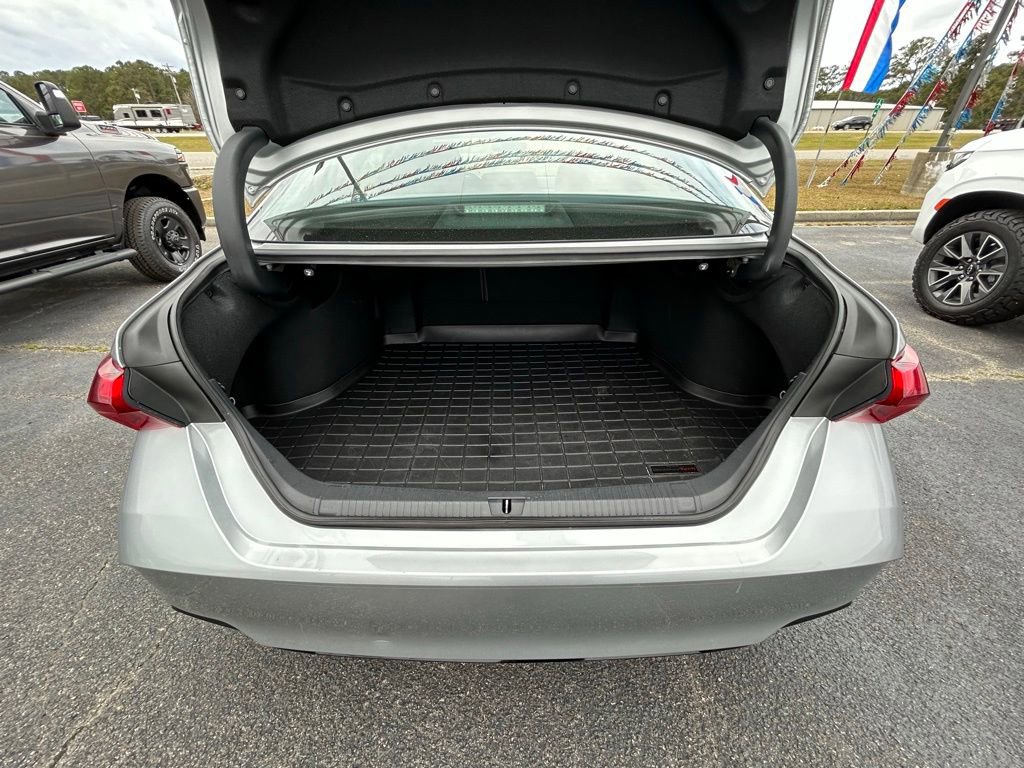 Used 2021 Toyota Avalon Touring image 9