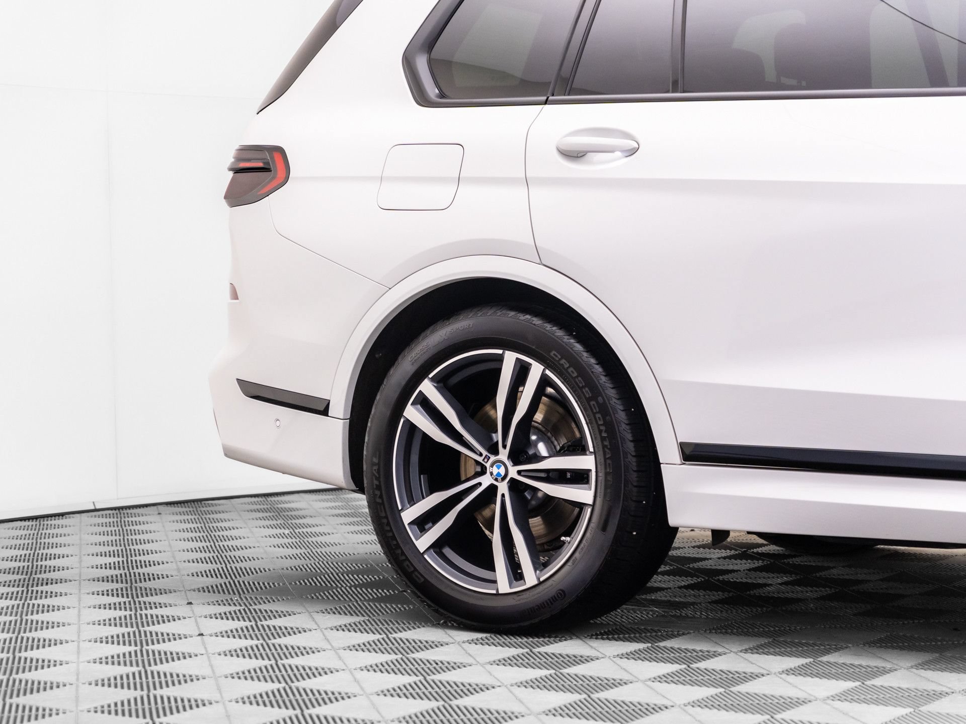 Certified 2024 BMW X7 xDrive40i w/ Executive Package AWD/4WD image 39