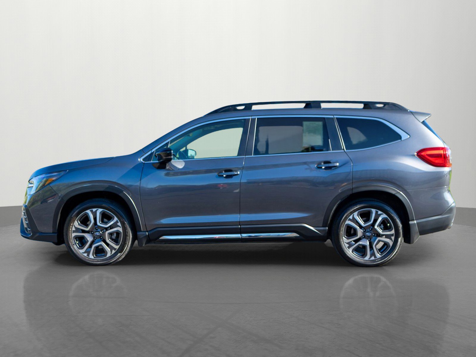 Used 2024 Subaru Ascent Limited w/ Technology Package AWD/4WD image 4
