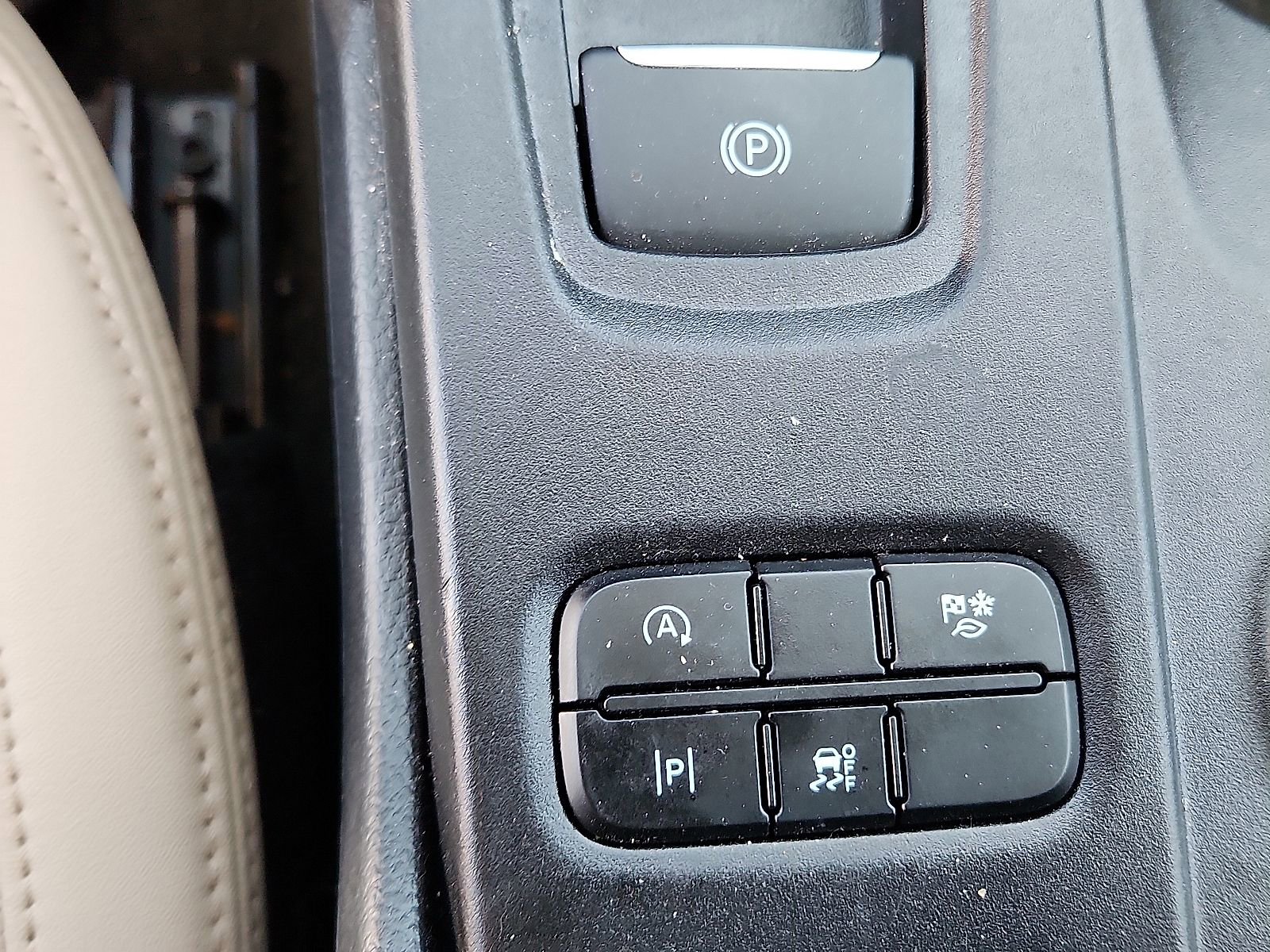 Used 2024 Ford Ranger Lariat w/ Trailer Tow Package image 13