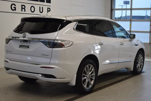 Used 2024 Buick Enclave Avenir w/ Avenir Technology Package AWD/4WD image 4