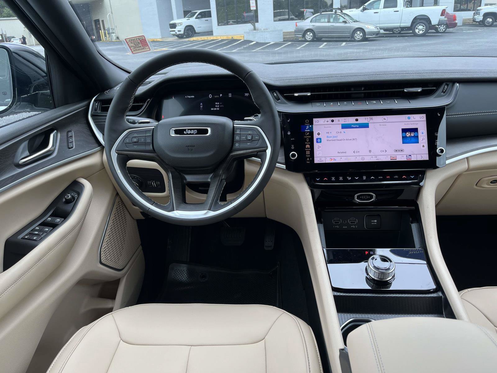 New 2026 Jeep Grand Cherokee Limited RWD image 9