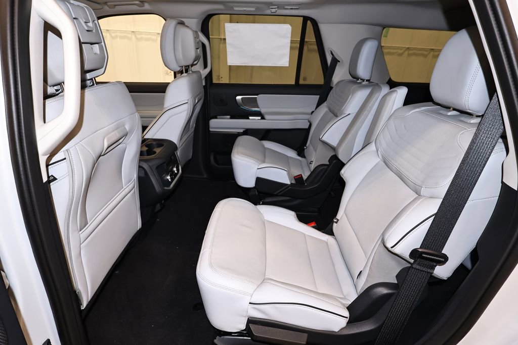 New 2026 Ford Expedition Platinum image 14