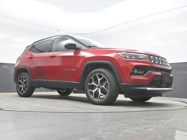 Used 2025 Jeep Compass Limited AWD/4WD image 33