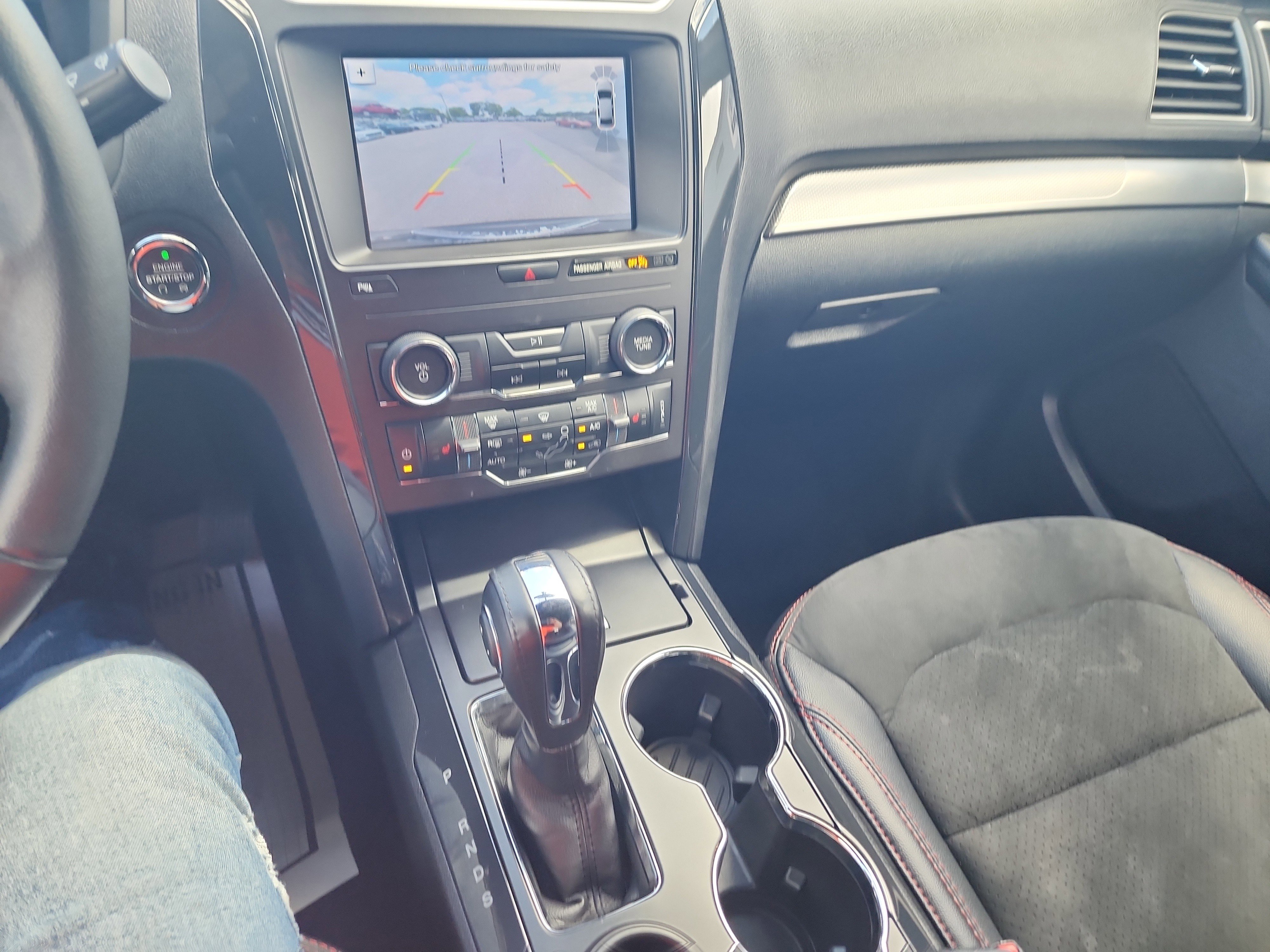 Certified 2018 Ford Explorer XLT w/ Equipment Group 202A image 31