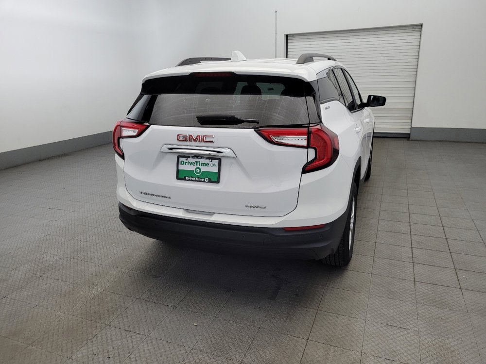 Used 2023 GMC Terrain SLE w/ Driver Convenience Package image 7