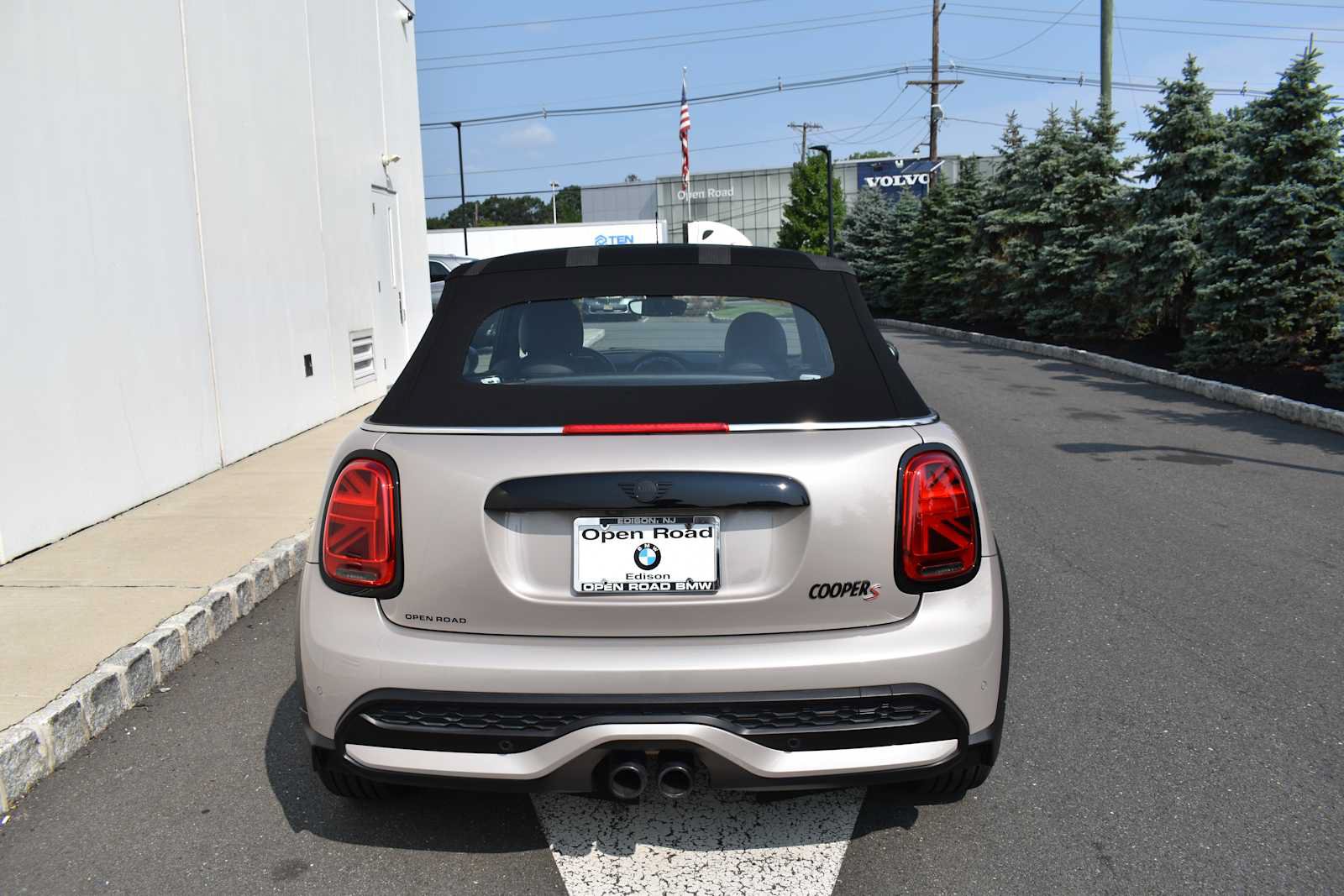 Used 2023 MINI Cooper S FWD image 6