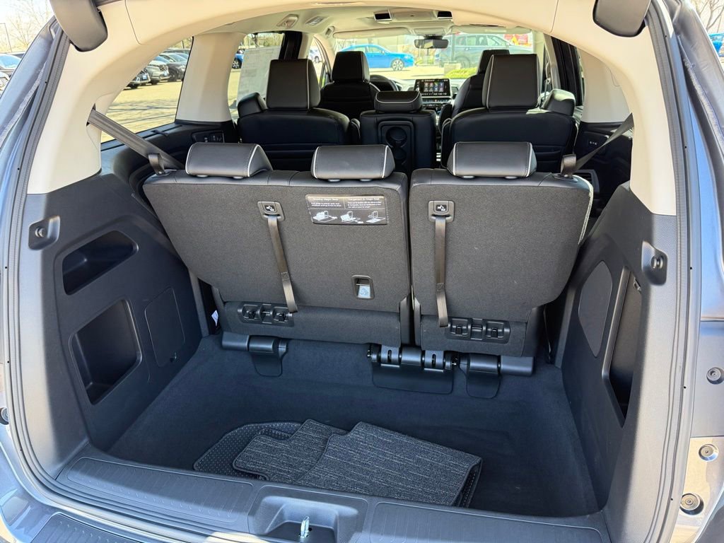 New 2026 Honda Odyssey Touring image 17