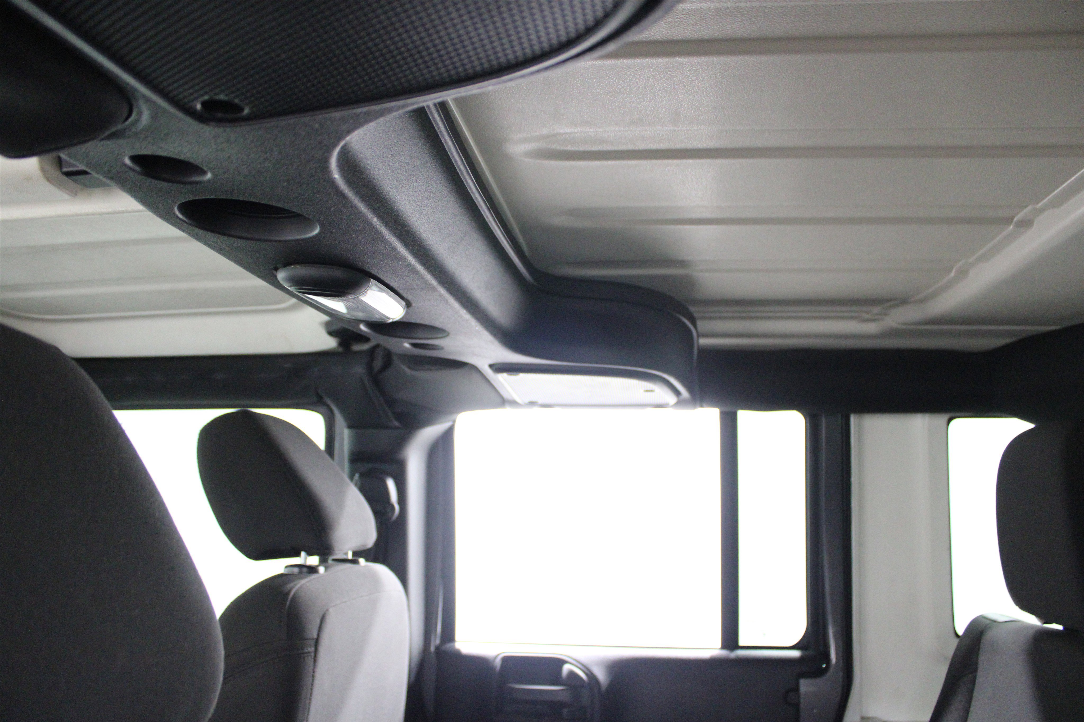 Used 2018 Jeep Wrangler Unlimited Sport image 15