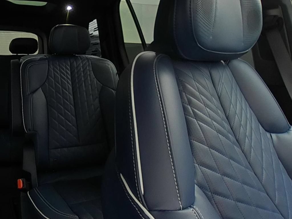 New 2026 Cadillac Vistiq Premium Luxury w/ LPO, Floor Liner Package AWD/4WD image 15