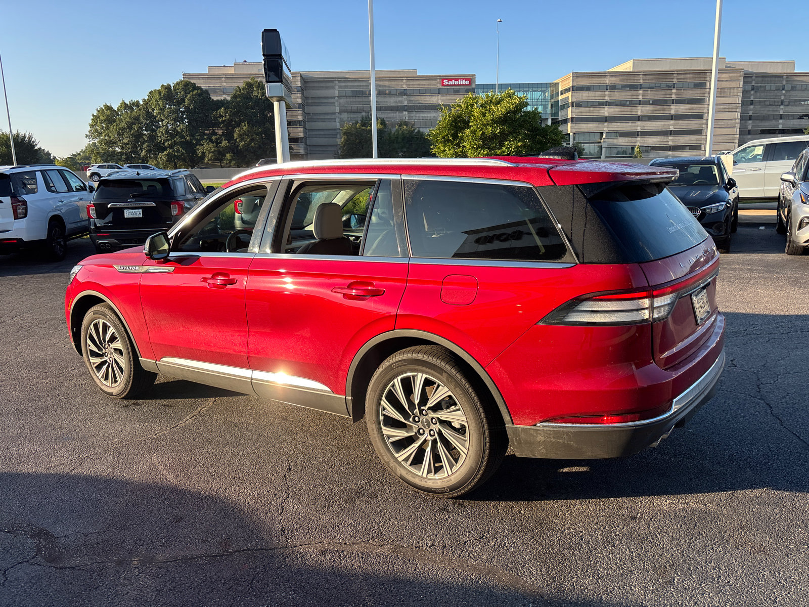 New 2026 Lincoln Aviator AWD image 5