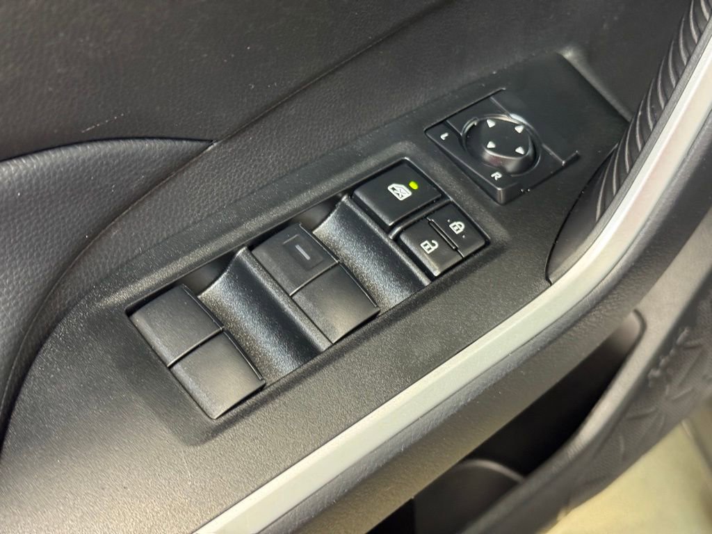 Used 2024 Toyota RAV4 LE image 9