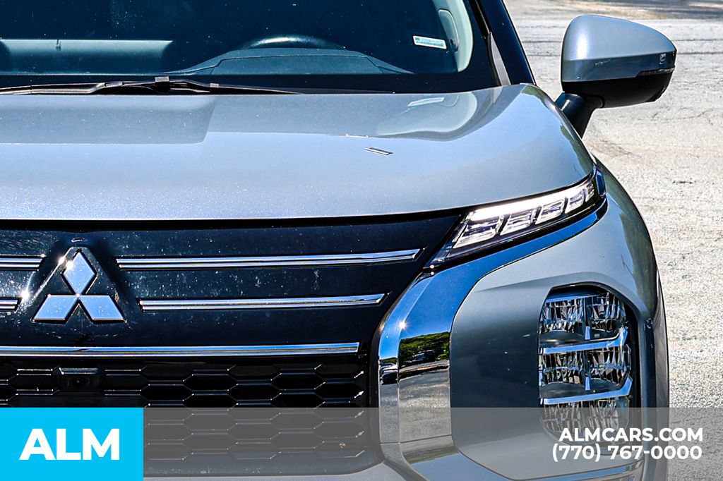 Used 2025 Mitsubishi Outlander SEL FWD image 14