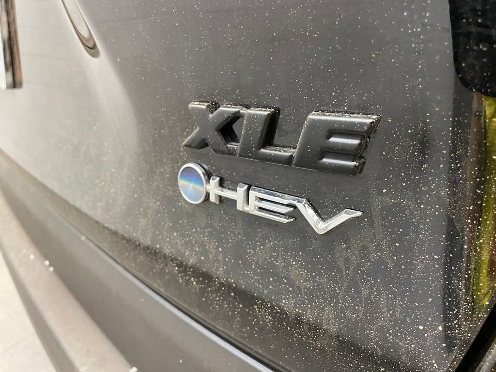 Used 2025 Toyota RAV4 XLE AWD/4WD image 10