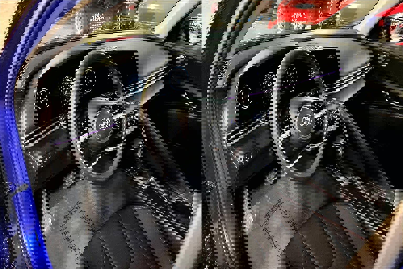 Used 2024 Hyundai Elantra SEL image 18