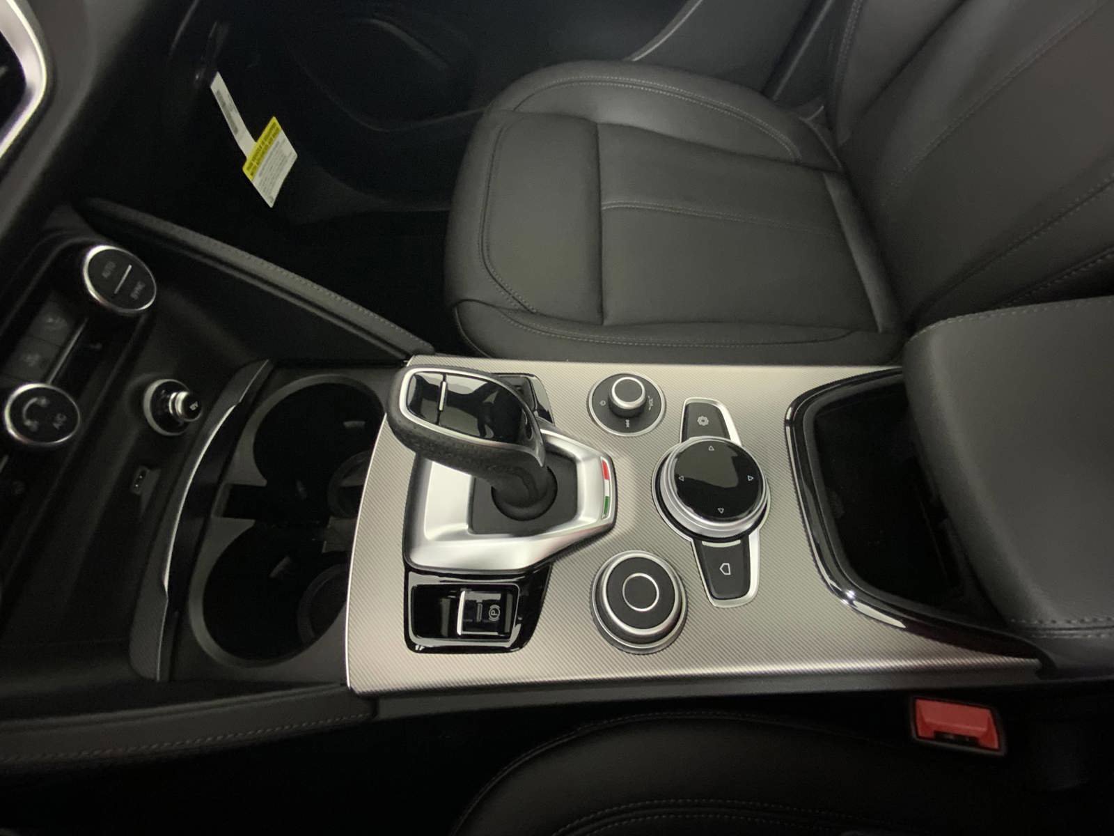New 2025 Alfa Romeo Stelvio Sprint image 31